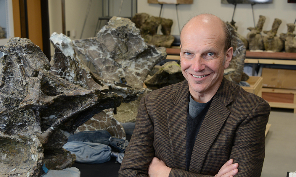 [image] Q&A with Paleontologist Kenneth Lacovara